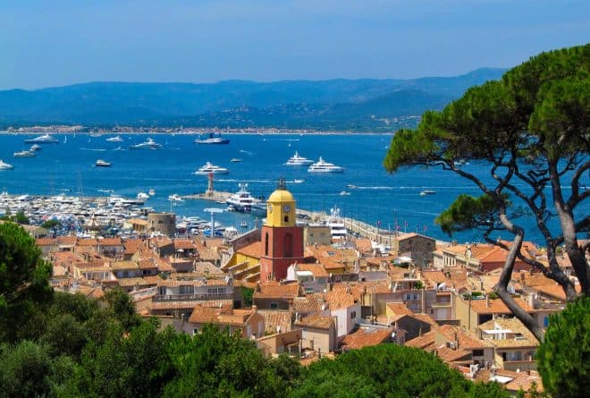 Artisan plombier chauffagiste en intervention à Saint‑Tropez